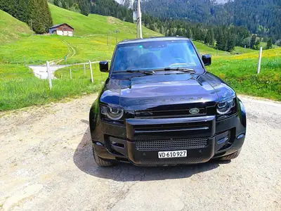 Land Rover Defender 110 P400e PHEV X-Dynamic HSE — SUV hybride rechargeable haute performance — Thumbnail 17