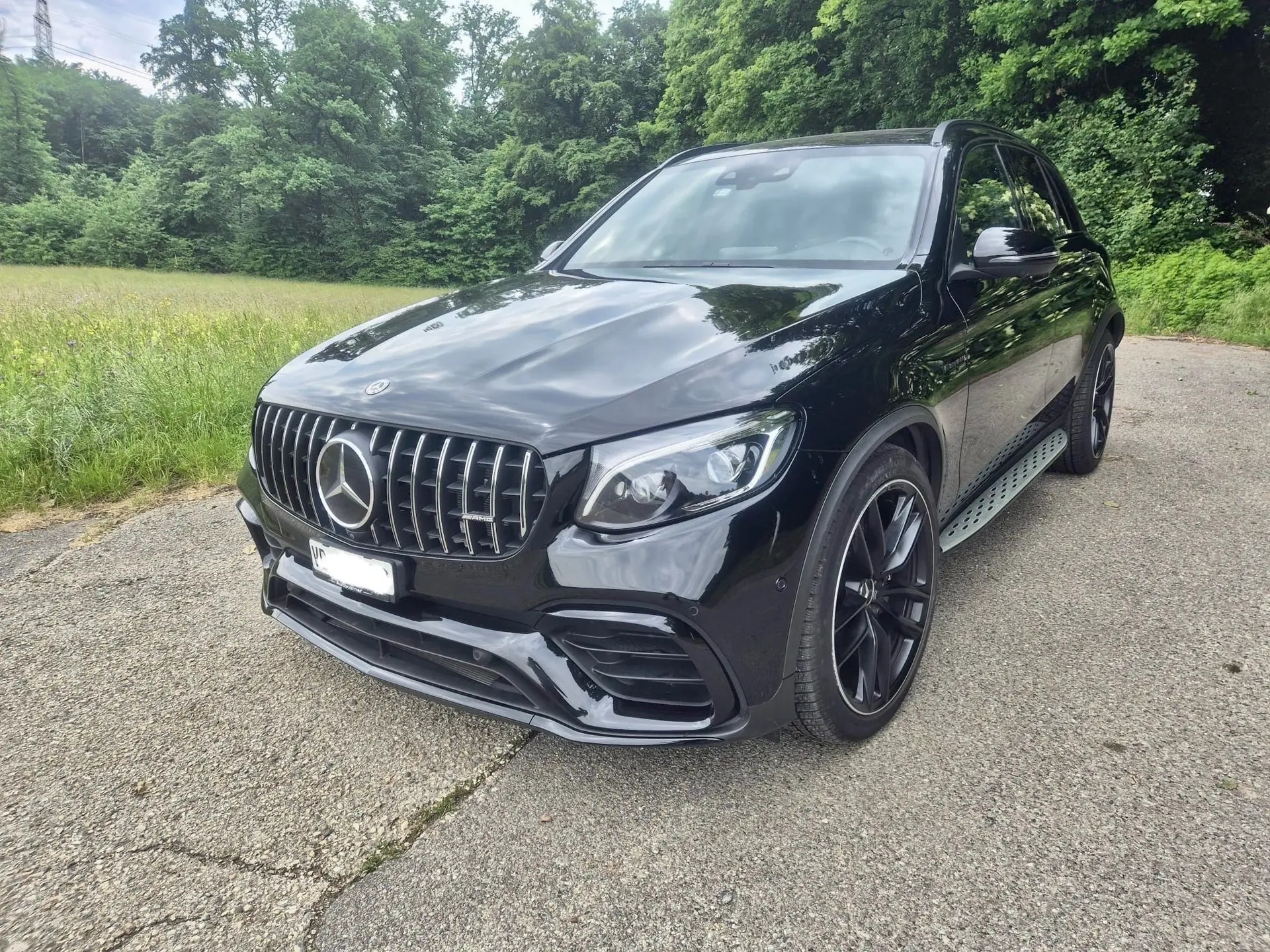 Mercedes-Benz GLC 63 AMG 4Matic+ — SUV haute performance, 49 100 km, sans sinistre — vista esterna