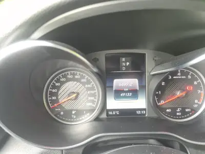 Mercedes-Benz GLC 63 AMG 4Matic+ — SUV haute performance, 49 100 km, sans sinistre — Miniatura 10