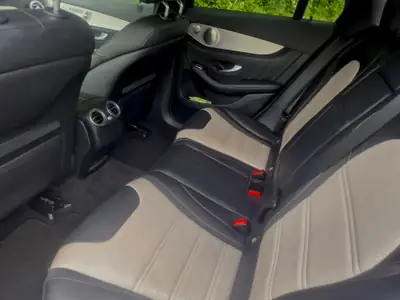 Mercedes-Benz GLC 63 AMG 4Matic+ — SUV haute performance, 49 100 km, sans sinistre — Miniatura 13