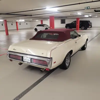 Mercury Cougar XR 7 1972 — Cabriolet légendaire, moteur V8 puissant, 20'000 km seulement — fianco