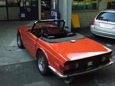Triumph TR6 1974 — Cabriolet sportif anglais iconique, 95'000 km — arrière