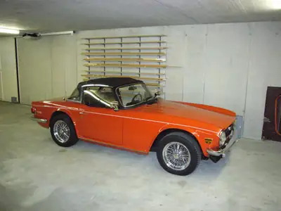 Triumph TR6 1974 — Cabriolet sportif anglais iconique, 95'000 km — intérieur