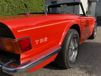 Triumph TR6 1974 — Cabriolet sportif anglais iconique, 95'000 km — Miniature 7