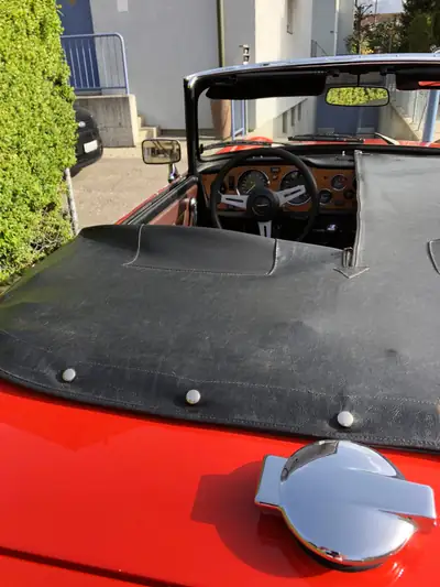 Triumph TR6 1974 — Cabriolet sportif anglais iconique, 95'000 km — Miniature 11