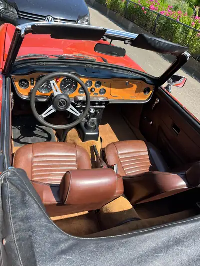 Triumph TR6 1974 — Cabriolet sportif anglais iconique, 95'000 km — Miniature 15