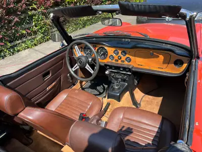 Triumph TR6 1974 — Cabriolet sportif anglais iconique, 95'000 km — Miniature 14