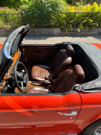 Triumph TR6 1974 — Cabriolet sportif anglais iconique, 95'000 km — Miniature 16