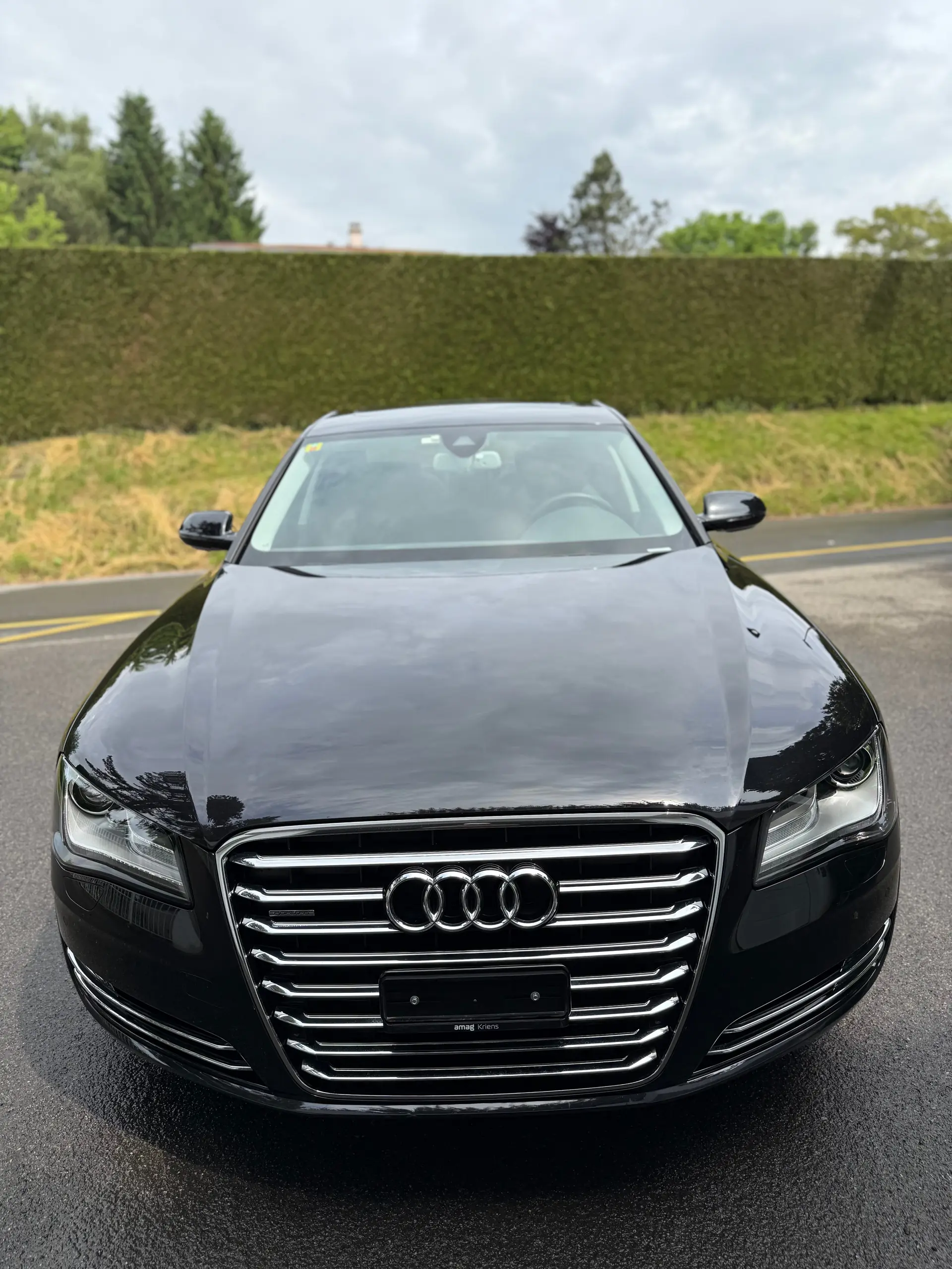 Audi A8 3.0 TDI quattro — Berline prestige diesel, 25 000 km seulement — vista esterna