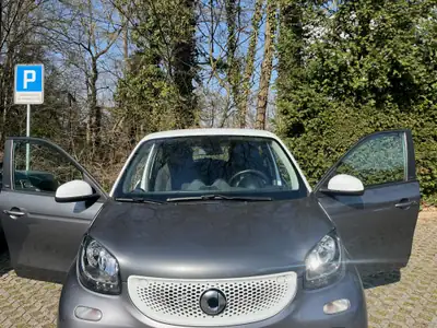 SMART ForFour Passion 2018 — Citadine maligne, 40 500 km, moteur essence économe — Heckansicht