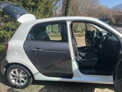 SMART ForFour Passion 2018 — Citadine maligne, 40 500 km, moteur essence économe — Miniatur 11