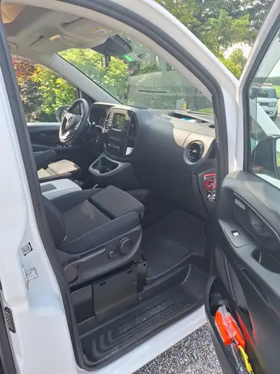 Mercedes-Benz Vito Activity — Monospace diesel automatique, seulement 20'000 km — Miniatura 17