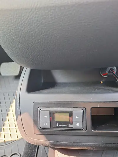 Mercedes-Benz Vito Activity — Monospace diesel automatique, seulement 20'000 km — Miniatura 24