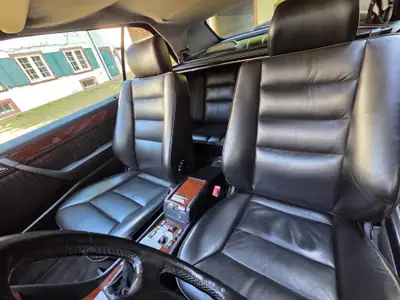 Mercedes-Benz 300 CE-24 Cabrio — Cabriolet légendaire, 220 ch, histoire intacte — tableau de bord