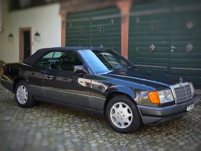 Mercedes-Benz 300 CE-24 Cabrio — Cabriolet légendaire, 220 ch, histoire intacte — détail
