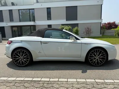 Alfa Romeo Spider 1.8 TBi — Cabriolet sportif 200 ch, entretien soigné, 34 000 km — fianco