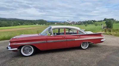 Chevrolet Impala V8 1959 — Légende américaine, véhicule vétéran authentique — vue extérieure