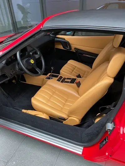 Ferrari 328 GTS — Cabriolet légendaire 1989, condition de collection exceptionnelle — Miniature 21