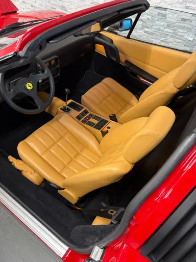 Ferrari 328 GTS — Cabriolet légendaire 1989, condition de collection exceptionnelle — Miniature 20