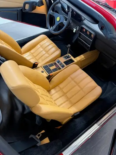 Ferrari 328 GTS — Cabriolet légendaire 1989, condition de collection exceptionnelle — Miniature 23