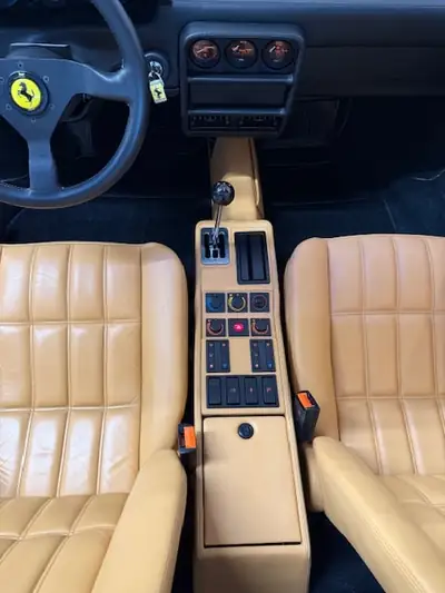 Ferrari 328 GTS — Cabriolet légendaire 1989, condition de collection exceptionnelle — Miniature 26