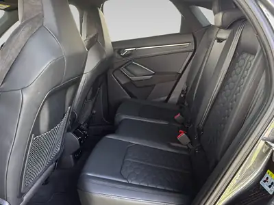 Audi RS Q3 Sportback quattro — 400 ch dynamiques, SUV coupé haute performance — Thumbnail 12