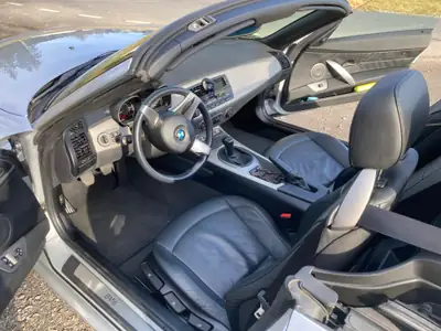 BMW Z4 2.2i Roadster 2005 — Cabriolet sportif d'exception, 49'000 km — Innenraum
