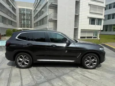 BMW X3 xDrive 30i M Sport — SUV sportif avec équipements premium et faible kilométrage — Außenansicht