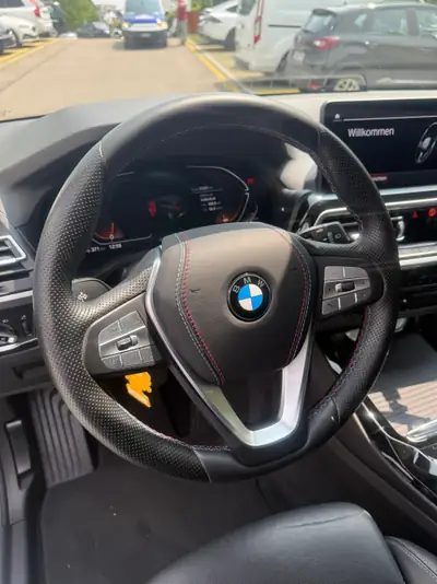 BMW X3 xDrive 30i M Sport — SUV sportif avec équipements premium et faible kilométrage — Innenraum