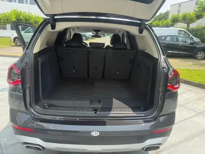 BMW X3 xDrive 30i M Sport — SUV sportif avec équipements premium et faible kilométrage — Miniatur 9
