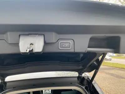 Land Rover Range Rover Evoque 2.2 SD4 — SUV compact premium, toit panoramique, 135'000 km — Miniatur 11