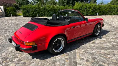 Porsche 911 Carrera Cabrio 1986 — Légende décapotable, Matching Numbers, veteran suisse — Heckansicht