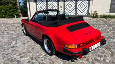 Porsche 911 Carrera Cabrio 1986 — Légende décapotable, Matching Numbers, veteran suisse — Armaturenbrett