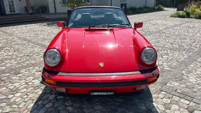 Porsche 911 Carrera Cabrio 1986 — Légende décapotable, Matching Numbers, veteran suisse — Innenraum