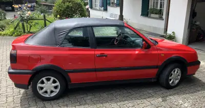 VW Golf Cabriolet 2000 Avantgarde — Décapotable rétro, nouveau verdeck, sans accidents — arrière