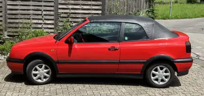 VW Golf Cabriolet 2000 Avantgarde — Décapotable rétro, nouveau verdeck, sans accidents — vue extérieure