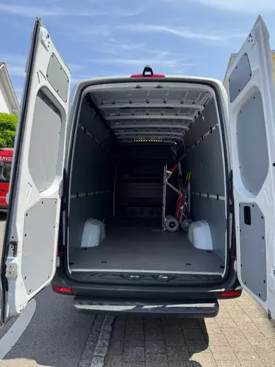 Mercedes-Benz Sprinter 315 CDI Lang — Fourgon utilitaire diesel automatique, 89 000 km — Innenraum