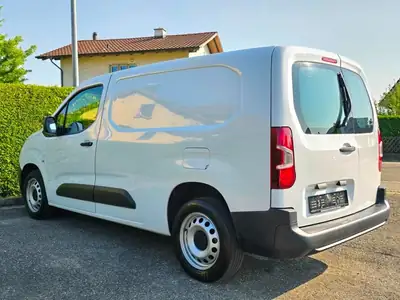 Peugeot Partner 1.6 Blue HDi — Utilitaire compact économe, révisé et prêt à l'emploi — Heckansicht
