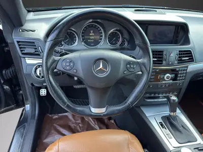 Mercedes-Benz E 500 Coupé — Motorisation V8 puissante, première main impeccable — Thumbnail 12