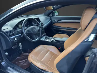 Mercedes-Benz E 500 Coupé — Motorisation V8 puissante, première main impeccable — Thumbnail 13