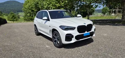 BMW X5 45e xDrive M Sport — SUV hybride rechargeable, 61 200 km, état impeccable — rear view