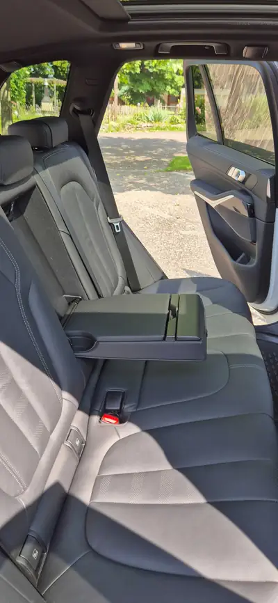 BMW X5 45e xDrive M Sport — SUV hybride rechargeable, 61 200 km, état impeccable — Thumbnail 17