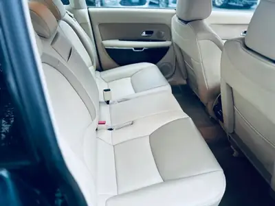 Citroën C6 Sedan 2.7 HDi V6 — Berline de prestige, moteur V6 diesel puissant — Thumbnail 8