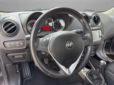Alfa Romeo MiTo 0.9 TwinAir Turbo — Citadine italienne économique, 58'100 km seulement — Thumbnail 10
