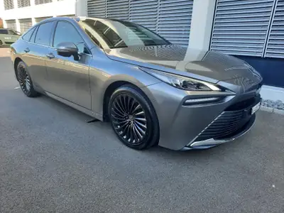 Toyota Mirai Fuel Cell Platinum — Technologie hydrogène zéro émission, garantie usine 2038 — Außenansicht