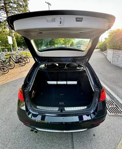 BMW 330d xDrive Touring — Break diesel performant, toit panoramique, MFK frais — fianco