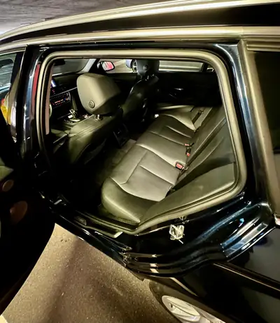 BMW 330d xDrive Touring — Break diesel performant, toit panoramique, MFK frais — dettaglio