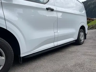 Ford Transit Custom 320 L1H1 — Utilitaire 4x4 diesel, équipé et peu kilométré — intérieur