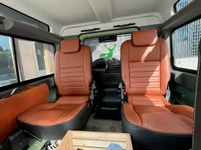 Land Rover Defender 90 Heritage — Le 4x4 légendaire, diesel robuste et authentique — Miniature 9
