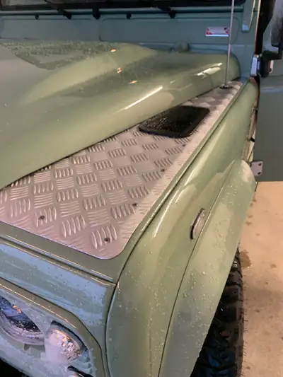 Land Rover Defender 90 Heritage — Le 4x4 légendaire, diesel robuste et authentique — Miniature 10